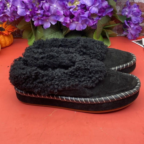 Tory Burch Black Shearling Slippers SZ 8 - Picture 2 of 7